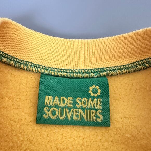 New Made Some Souvenirs Sagrada Familia Tourist Fleece Sweatshirt Yellow Green - Picture 6 of 8